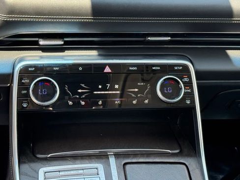 Used 2022 Genesis GV80 2.5T w/ Prestige Package 04 AWD/4WD image 20