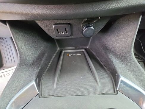 Used 2023 Chevrolet Traverse LT AWD/4WD image 18