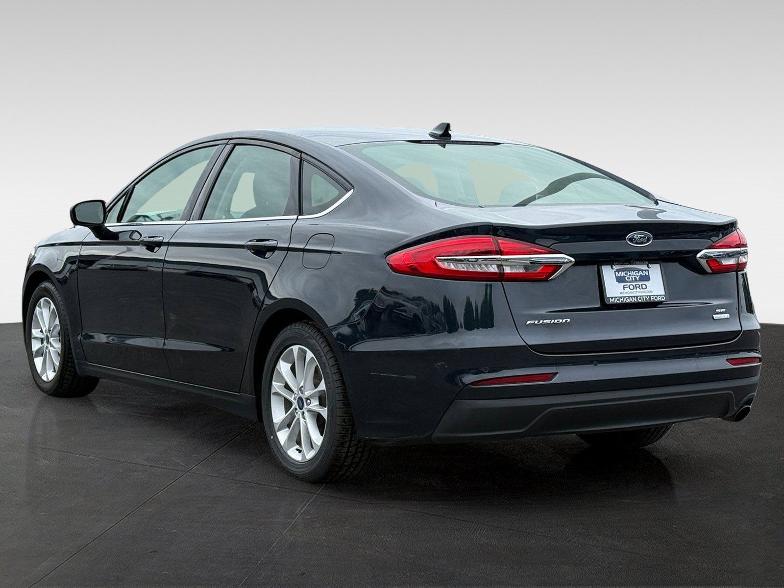 Used 2020 Ford Fusion SE FWD image 7