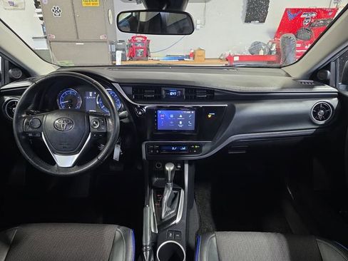 Used 2019 Toyota Corolla SE image 12