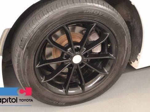 Used 2018 Dodge Charger SXT Plus RWD image 7