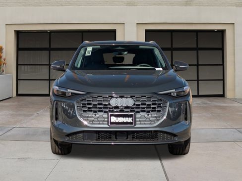 New 2025 Audi Q5 Premium Plus image 2