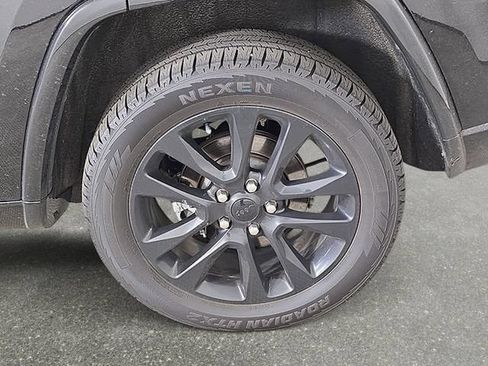 Used 2021 Jeep Grand Cherokee Laredo X AWD/4WD image 38