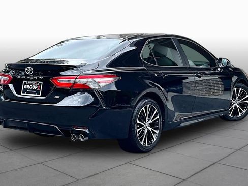 Used 2018 Toyota Camry SE w/ Convenience Package FWD image 13