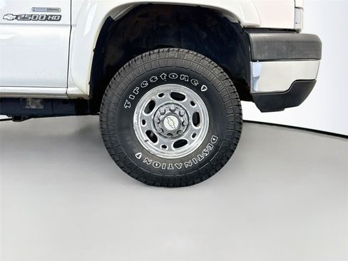 Used 2007 Chevrolet Silverado 2500 LT w/ Heavy-Duty Power Package AWD/4WD image 16