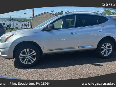 Used 2015 Nissan Rogue S w/ Convenience Package AWD/4WD image 3