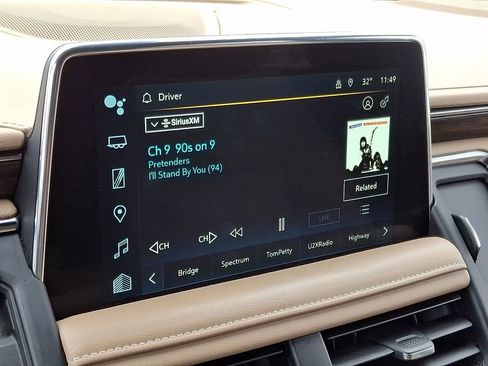 Used 2022 Chevrolet Suburban Premier image 19