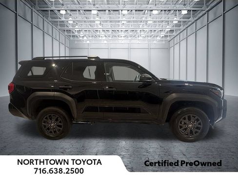 Used 2025 Toyota 4Runner SR5 AWD/4WD image 7