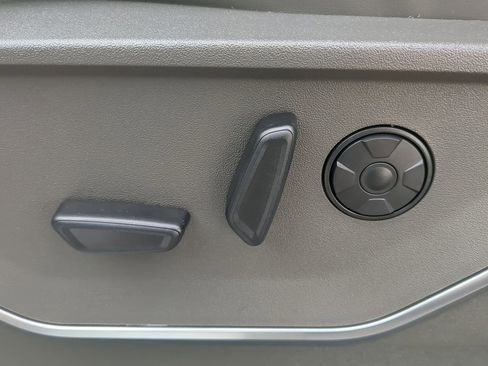 Used 2025 Ford F450 Platinum w/ Platinum Plus Package image 30