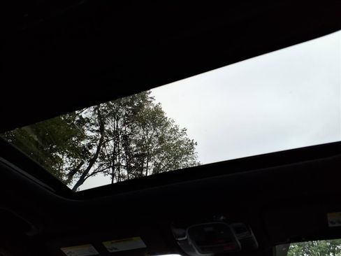 Used 2022 Hyundai Santa Cruz Limited image 11