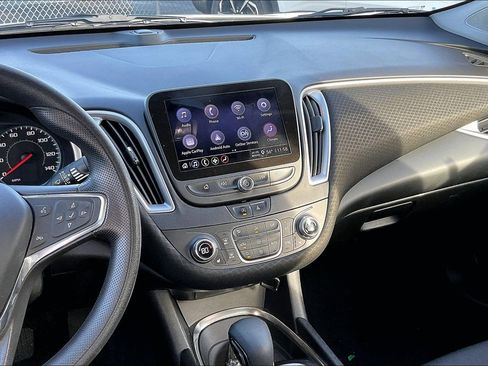 Certified 2022 Chevrolet Malibu LT image 5