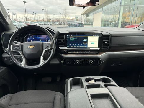 Used 2025 Chevrolet Silverado 1500 LT image 16