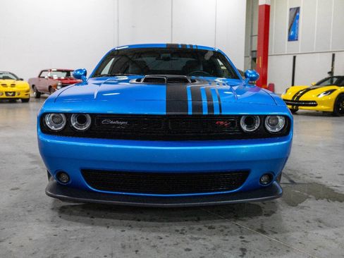 Used 2019 Dodge Challenger R/T w/ Shaker Package RWD image 9