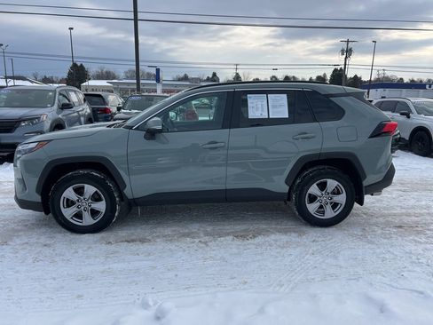 Used 2022 Toyota RAV4 XLE image 2
