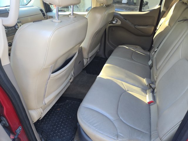 Used 2011 Nissan Frontier SL AWD/4WD image 17