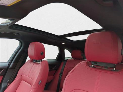 New 2025 Jaguar F-PACE R-Dynamic S image 21