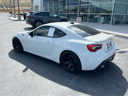 Used 2017 Toyota 86 RWD image 13