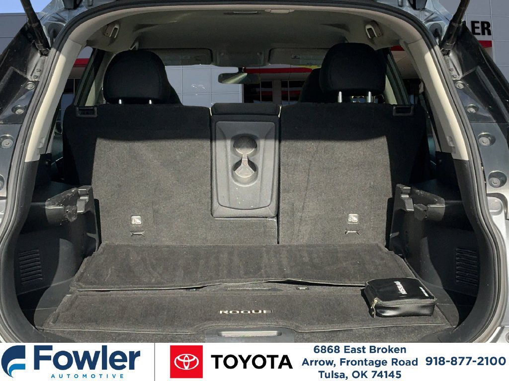 Used 2018 Nissan Rogue SV w/ Premium Package AWD/4WD image 18
