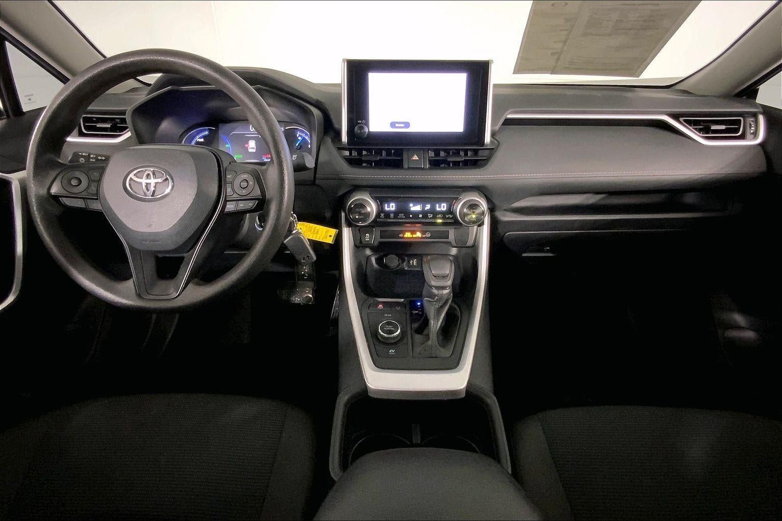 Used 2025 Toyota RAV4 LE AWD/4WD image 15
