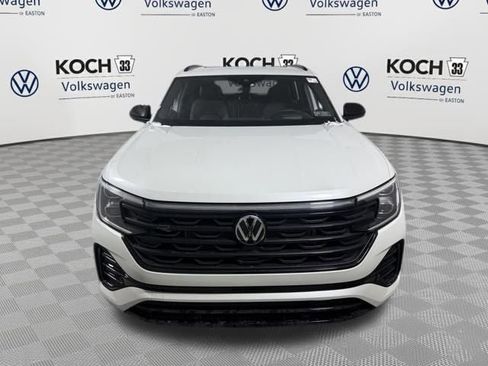 New 2026 Volkswagen Atlas Cross Sport SEL R-Line AWD/4WD image 2