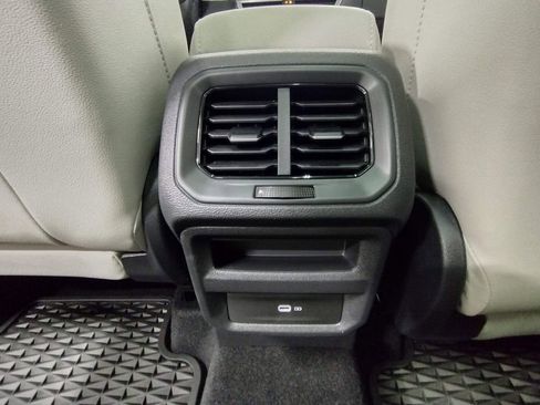 New 2025 Volkswagen Taos SE image 35