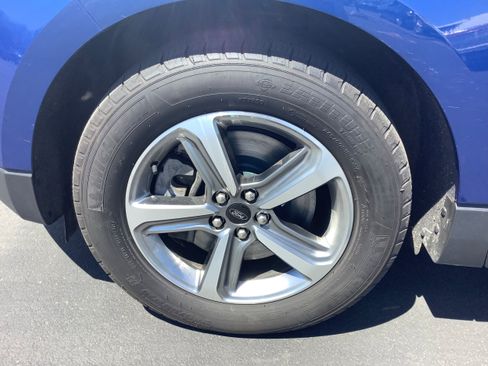 Certified 2024 Ford Edge SEL w/ Convenience Package AWD/4WD image 4
