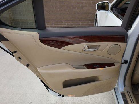 Used 2009 Lexus LS 460 image 19