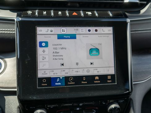Used 2022 Jeep Grand Cherokee Limited AWD/4WD image 17