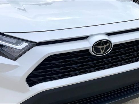 Used 2024 Toyota RAV4 XLE Premium FWD image 32