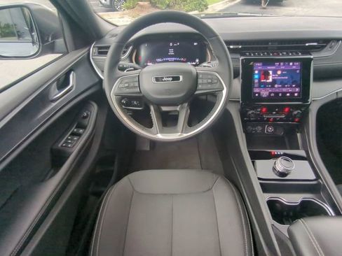 Used 2025 Jeep Grand Cherokee L Laredo w/ Luxury Tech Group I AWD/4WD image 20