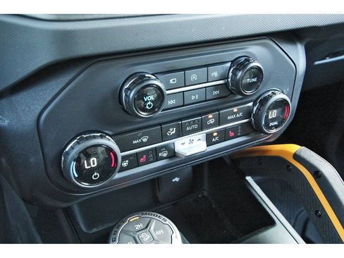 Certified 2024 Ford Bronco Badlands w/ Sasquatch Package AWD/4WD image 22