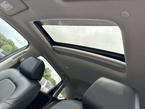 Used 2023 Honda HR-V EX-L image 34