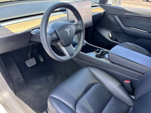 Used 2021 Tesla Model Y Long Range AWD/4WD image 18