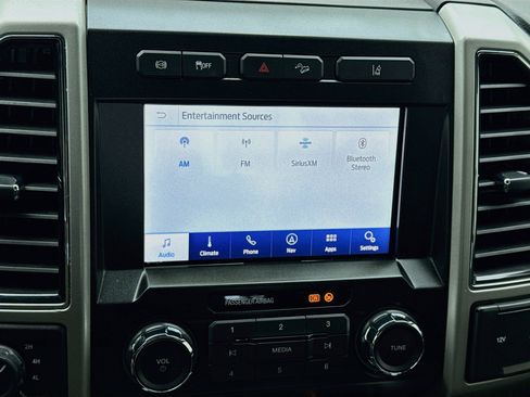 Used 2020 Ford F250 Lariat w/ Lariat Value Package AWD/4WD image 11