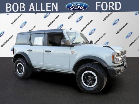 Used 2023 Ford Bronco Badlands AWD/4WD image 2