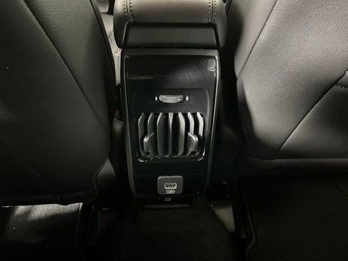 Used 2026 Jeep Compass Limited image 38