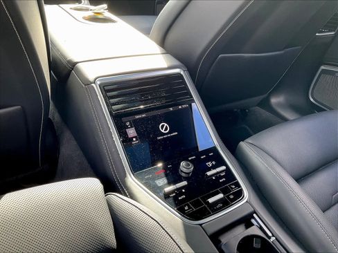 Used 2022 Porsche Panamera Turbo S image 36