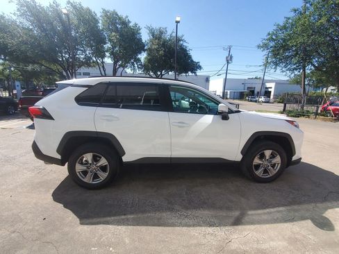 Used 2025 Toyota RAV4 XLE FWD image 7
