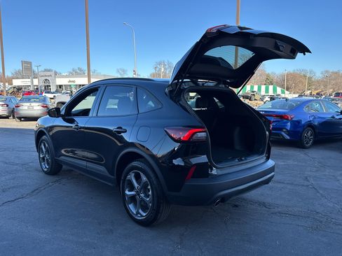 Used 2025 Ford Escape ST-Line image 17