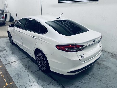Used 2018 Ford Fusion SE w/ Fusion SE Technology Package FWD image 5