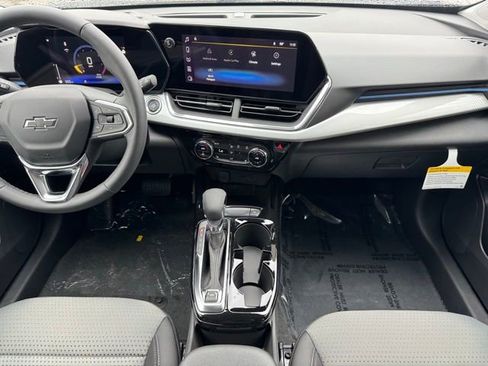 New 2026 Chevrolet Trax LT FWD image 2