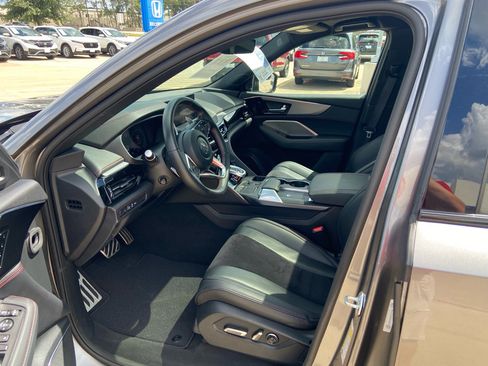 Used 2023 Acura MDX A-Spec image 10