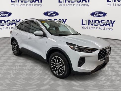 Certified 2025 Ford Escape PHEV w/ PHEV Premium Package image 1