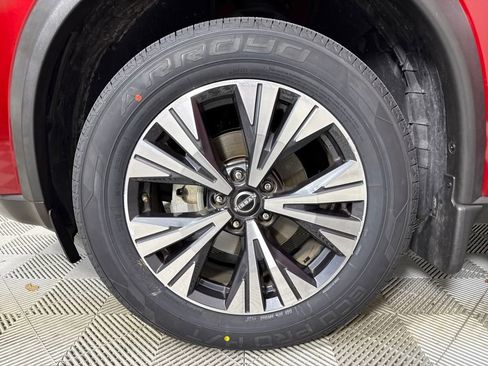 Used 2023 Nissan Rogue SV image 18