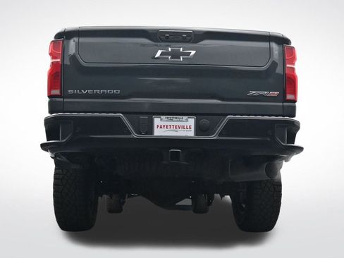 Used 2025 Chevrolet Silverado 2500 ZR2 w/ Technology Package image 34