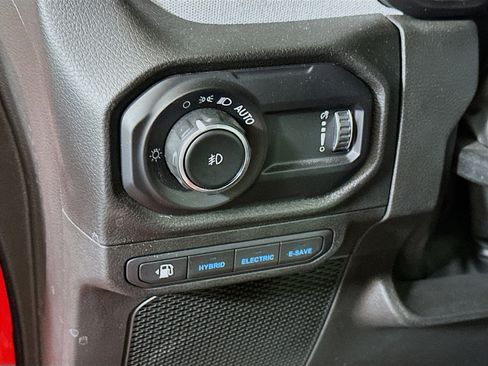 Used 2024 Jeep Wrangler Unlimited w/ LED Headlamp & Fog Lamp Group AWD/4WD image 17