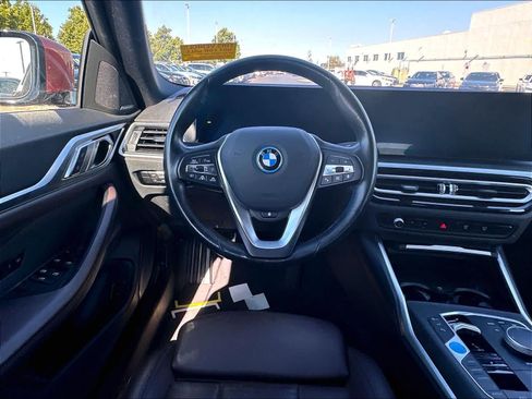 Used 2023 BMW i4 eDrive35 RWD image 11