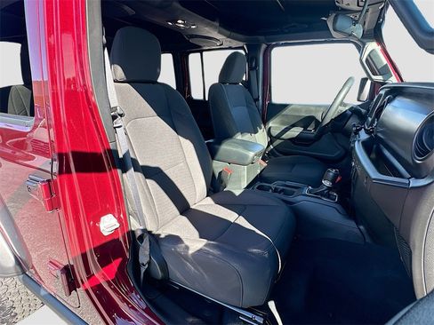 Used 2022 Jeep Wrangler Unlimited Sport image 25