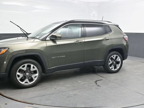 Used 2018 Jeep Compass Limited AWD/4WD image 3