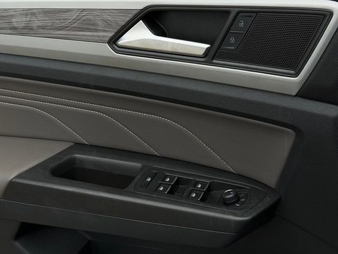 Used 2022 Volkswagen Atlas Cross Sport SE image 23